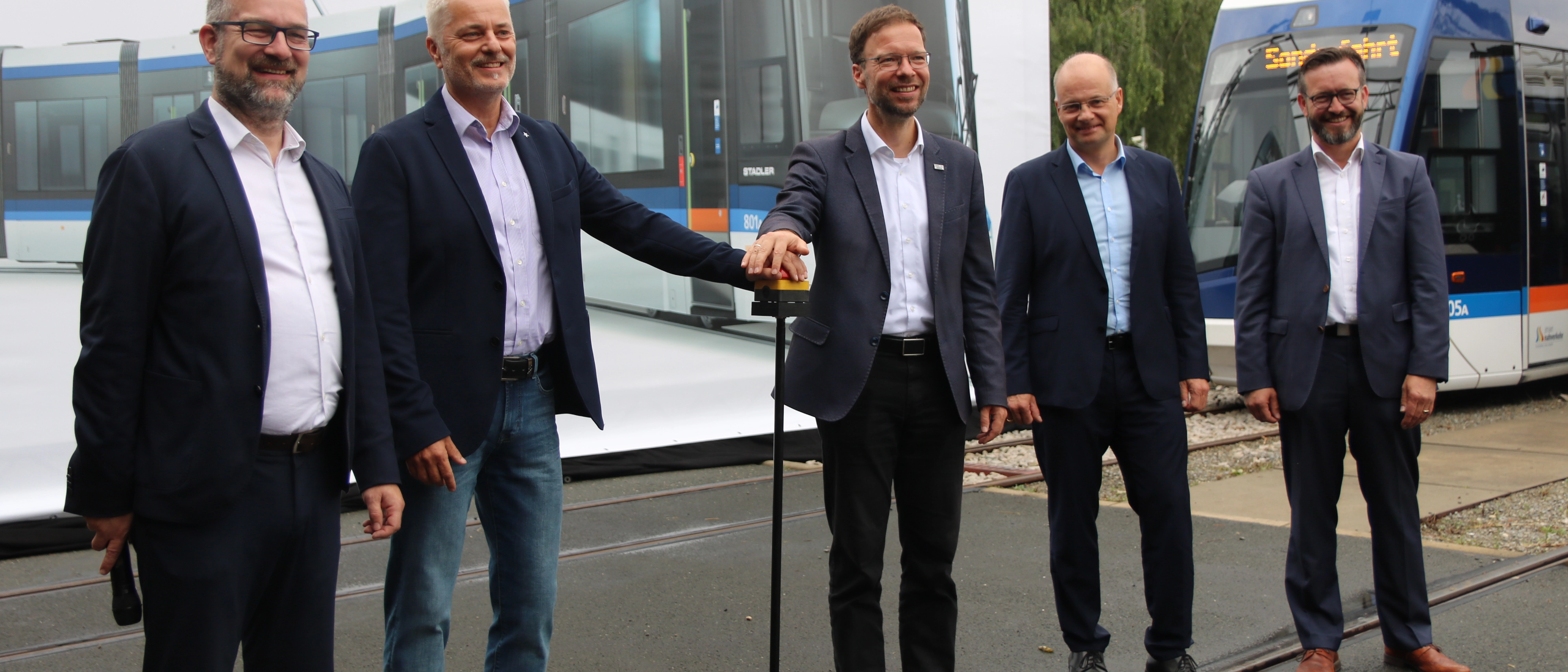 Gruppenbild bei der Präsentation der Lichtbahn 