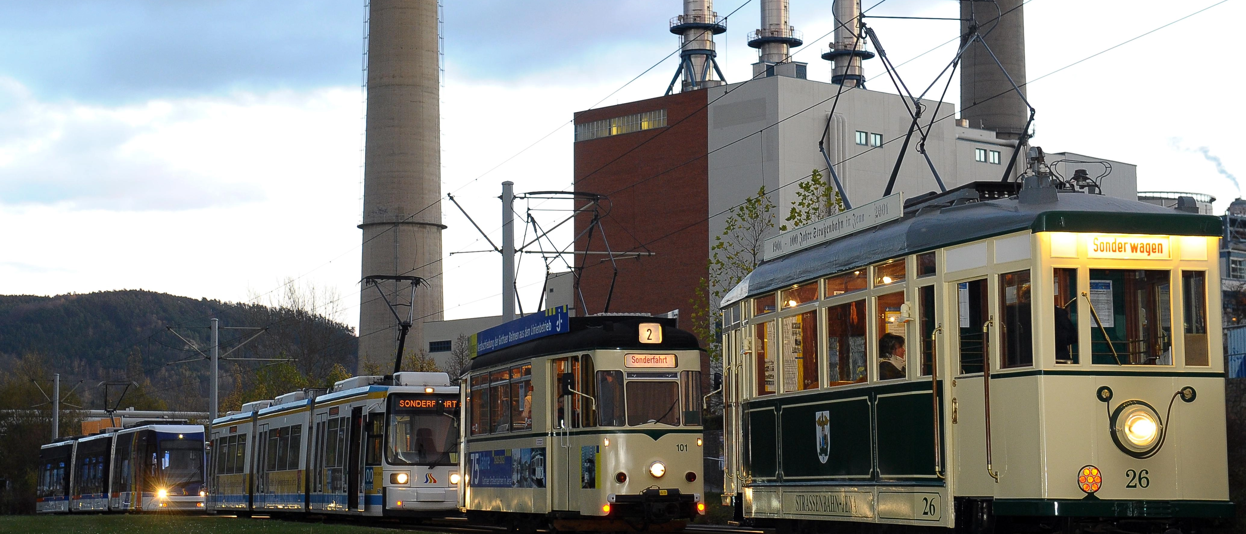Straßenbahnkorso zum 100. Jubiläum