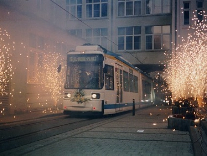 Vorstellung der ersten Niederflurstraßenbahn GT6M 1997.