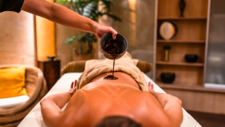 Ihr Sommer-Wellness-Deal:  Wellnessanwendung buchen & 2 Stunden Bade- und Saunaspaß gratis genießen