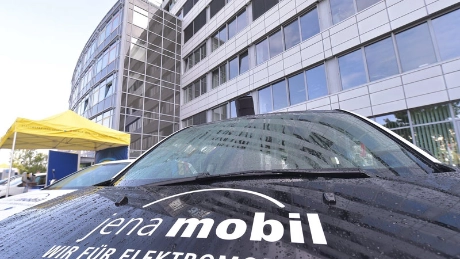 Elektromobilität digital erlebbar: Expertengespräche, Kamera-Einblicke, Gewinnspiel  
