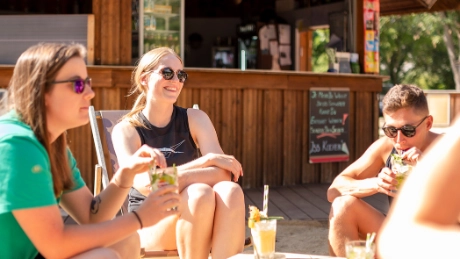 Spieltag im Ernst-Abbe-Sportfeld: Südbad und Strandbar geöffnet 