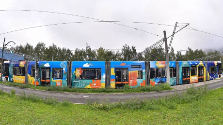 Stadtwerke Jena Gruppe präsentiert sich auf neu gestalteter Straßenbahn 