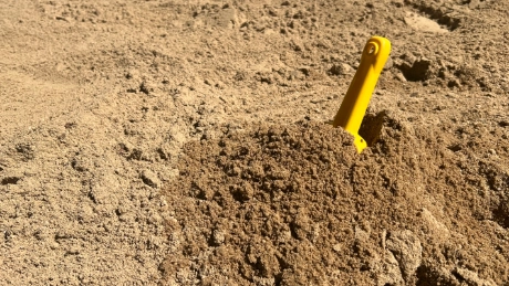 Sandreinigung auf unseren Spielplätzen