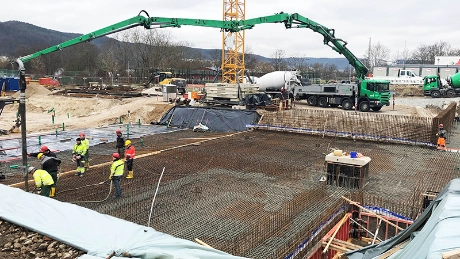 Neue Schwimmhalle in Jena-Lobeda: Bodenplatte wird gegossen