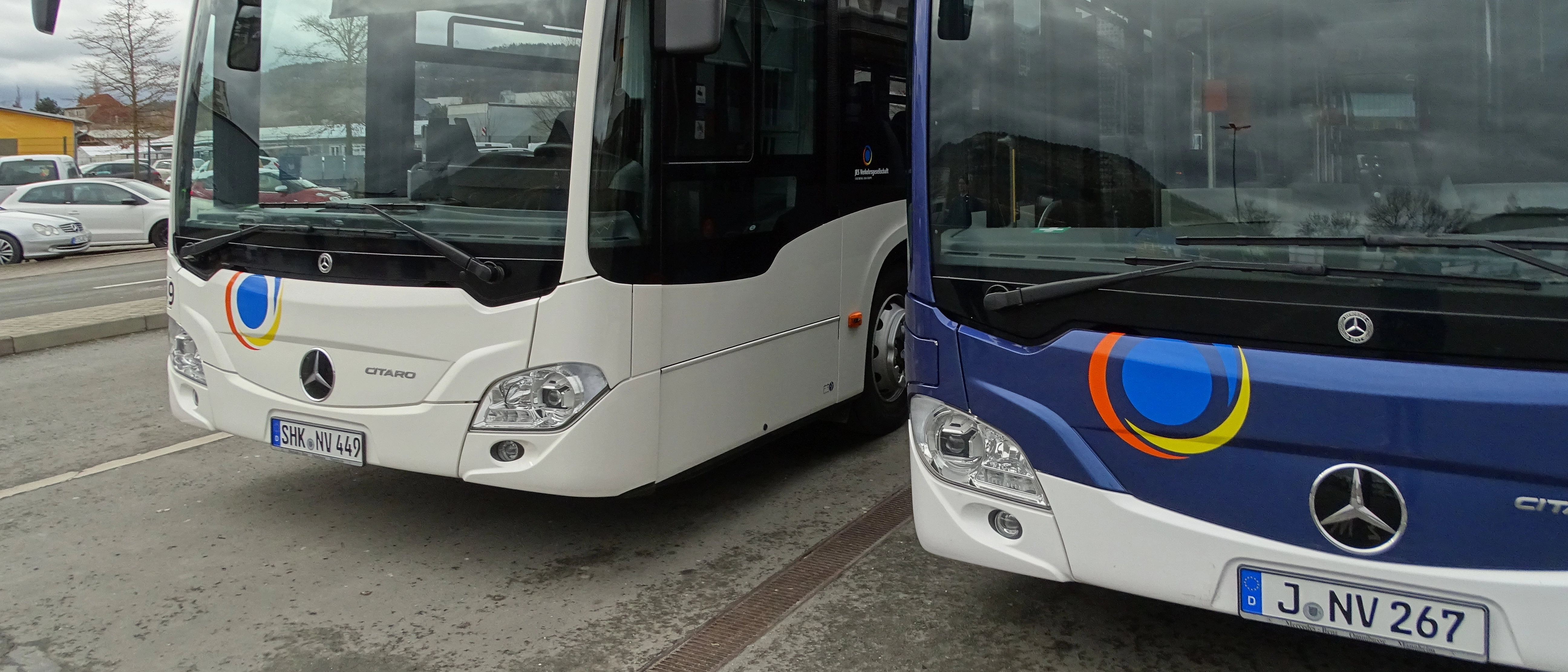 Zwei Busse auf dem Betriebshof Burgau.