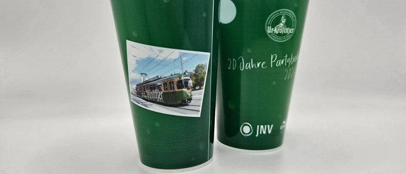 Eventbecher mit der Ur-Krostitzer Partybahn als Motiv. Eventbecher mit der Ur-Krostitzer Partybahn als Motiv.