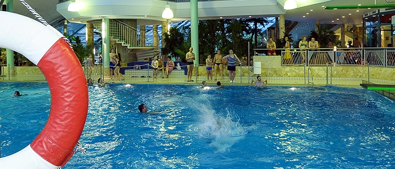 Das Wellenbecken im Freizeitbad GalaxSea