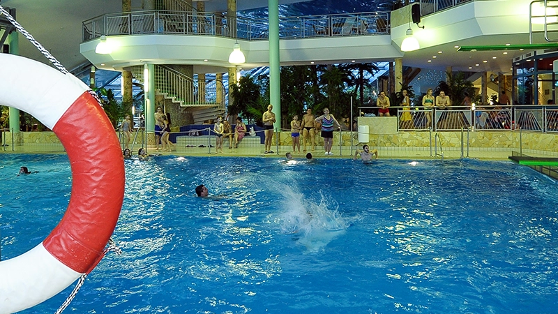 Das Wellenbecken im Freizeitbad GalaxSea