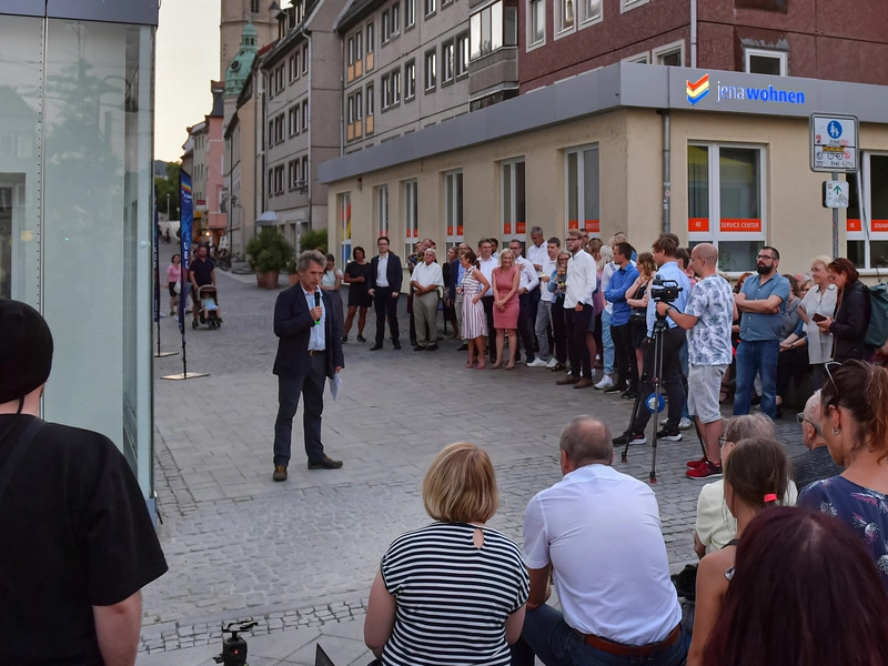 SWJ-Kundencenter Eröffnung Medienfassade