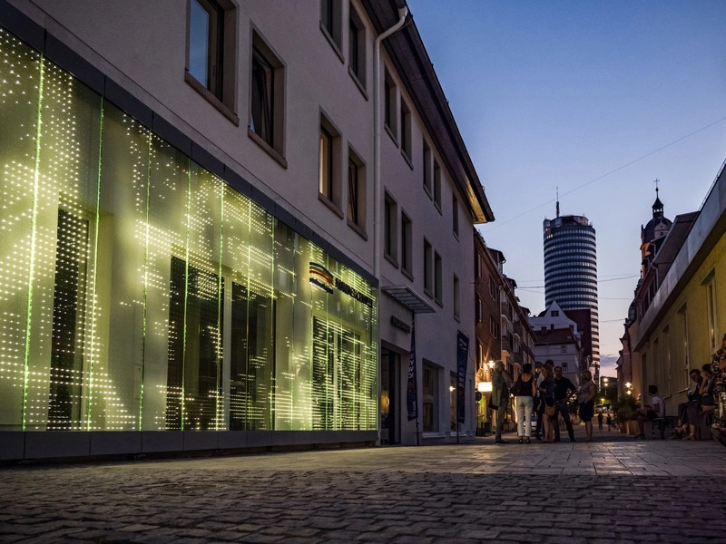 SWJ-Kundencenter in der abendlichen Dämmerung
