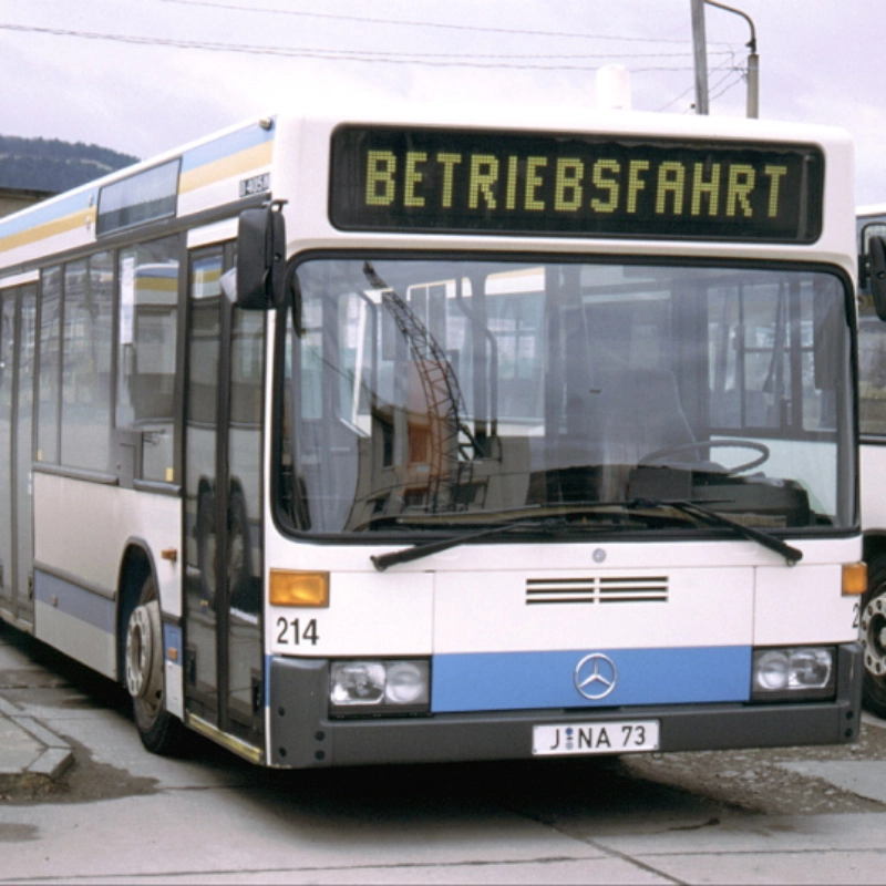 Mercedes-Bus 214 im Jahr 2003.
