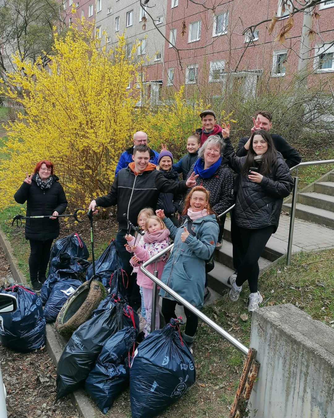 Die Teilnehmer am viertel Müllsammeltag in Winzerla